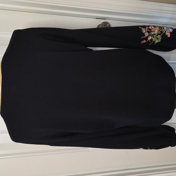 Black Floral Embroidered Womens Top - Picture 2 of 7